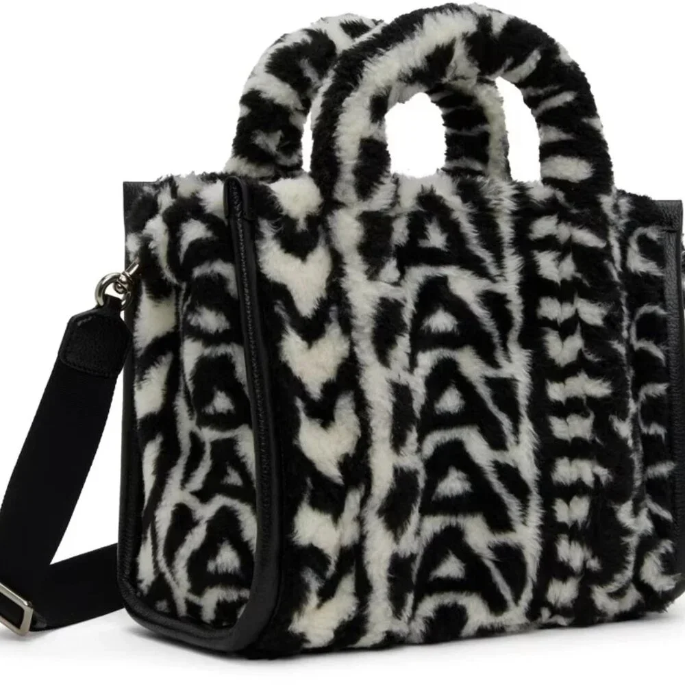 Marc Jacobs The Tote Bag Monogram Teddy Black & White Size Medium NEW - Picture 3 of 3